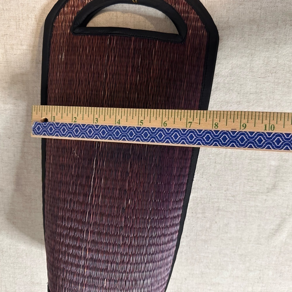 Saraye Baskets of Cambodia Tatami Woven Purse - Picture 10 of 12
